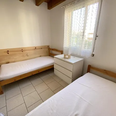 Grande 10 Pers Proche Plage, 5 Chambres, Calme - Fr-1-781-70